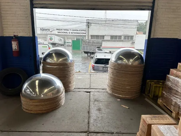 Empaque y protección de los domos para transporte